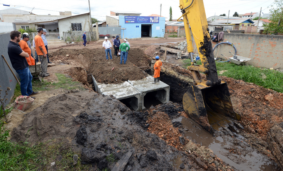 O Governo do Estado vai realizar a regularização de até quatro mil imóveis sem documentação no bairro Guarituba, em Piraquara. A ação é coordenada pela Cohapar, em parceria com a Prefeitura de Piraquara e o Governo Federal, com investimentos oriundos do Fundo Estadual de Combate à Pobreza, o que permitirá que o serviço seja oferecido de graça aos beneficiários. (Foto: Arquivo Cohapar)