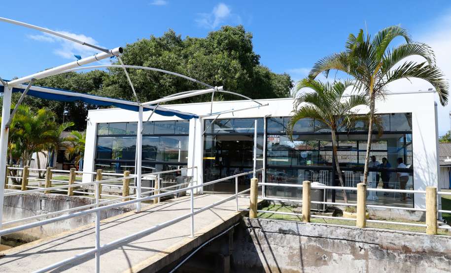 Nesta segunda-feira (19) no Terminal de Embarque de Pontal do Sul, o secretário de Infraestrutura e Logística do Paraná, Sandro Alex, assinou o convênio que formaliza a parceria entre o Estado e as prefeituras de Pontal do Paraná e de Paranaguá  -  Pontal do Paraná, 19/04/2021  -  Foto: Rodrigo Félix Leal/INFRA