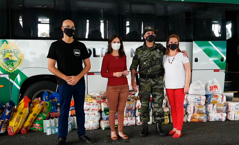O Batalhão de Polícia Ambiental-Força Verde (BPAmb-FV) arrecadou 5.585 toneladas de alimentos, 1.647 toneladas de ração e 221 litros de álcool em todo o estado durante dois dias de campanha solidária em comemoração aos 64 anos de atuação no Paraná. - Curitiba, 20/04/2021 - Foto: Divulgação BPAmb-FV
