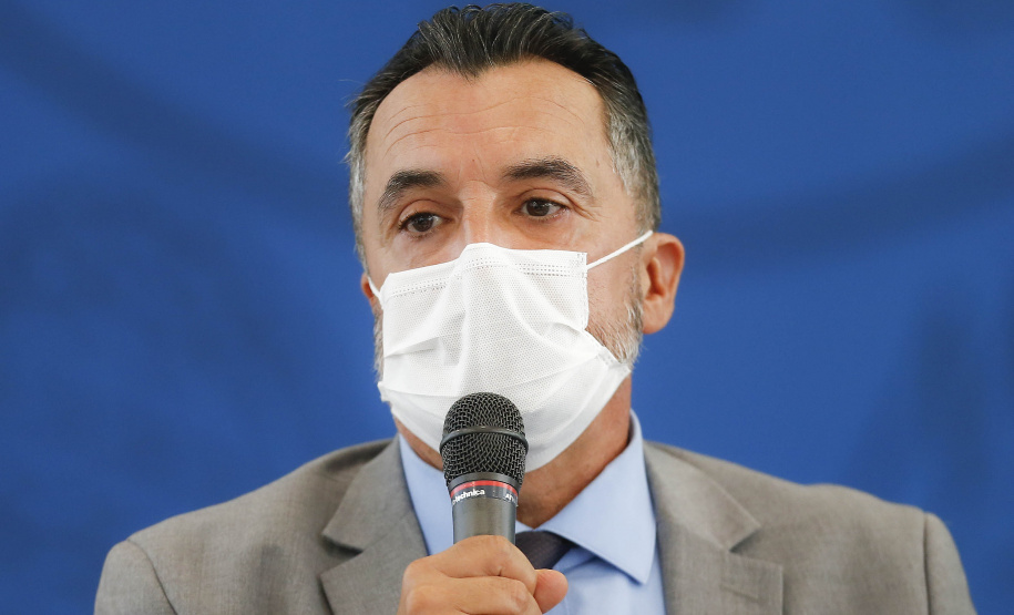 O Governo do Estado lançou nesta terça-feira (20) um novo pacote social voltado para ajudar as famílias mais vulneráveis do Paraná. Serão R$ 109 milhões divididos em seis ações como forma de amenizar o impacto da pandemia da Covid-19 no dia a dia dos cidadãos. O programa foi apresentado pelo governador Carlos Massa Ratinho Junior aos deputados estaduais em encontro virtual. Foto: Jonathan Campos/AEM