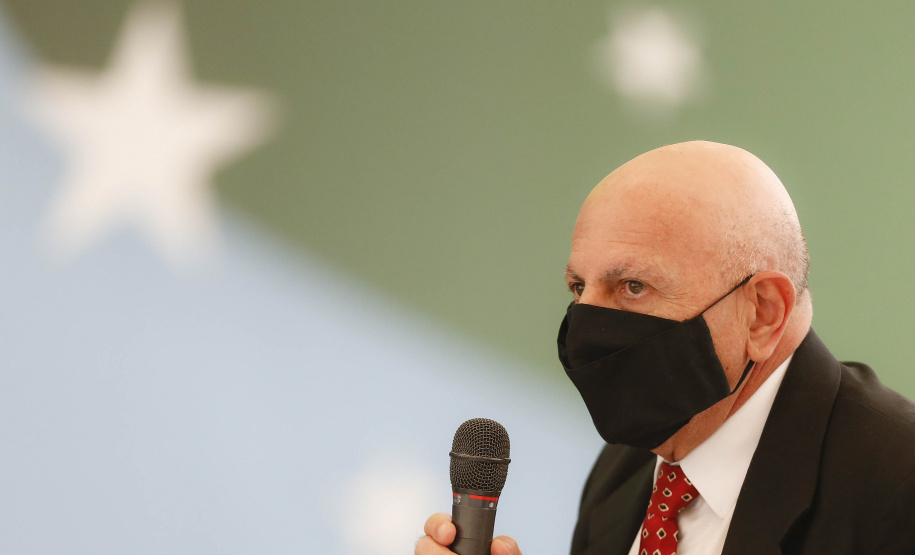 O Governo do Estado lançou nesta terça-feira (20) um novo pacote social voltado para ajudar as famílias mais vulneráveis do Paraná. Serão R$ 109 milhões divididos em seis ações como forma de amenizar o impacto da pandemia da Covid-19 no dia a dia dos cidadãos. O programa foi apresentado pelo governador Carlos Massa Ratinho Junior aos deputados estaduais em encontro virtual. Foto: Jonathan Campos/AEM