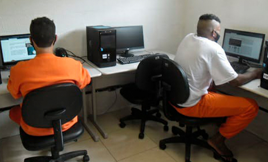 A Secretaria de Segurança Pública, por meio do Departamento Penitenciário do Paraná (Depen), viabilizou de janeiro de 2020 a março de 2021 cursos de qualificação profissional para milhares de internos do sistema prisional do Estado. Neste período, mais de três mil presos se inscreveram e 1.074 concluíram os cursos. -  Curitiba, 20/04/2021  -  Foto: Depen/PR