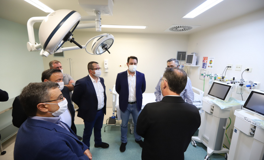 Hosp Lapa O governador Carlos Massa Ratinho Junior visita nesta quarta-feira (14) o Hospital Regional São Sebastião, na Lapa. A Secretaria de Estado da Saúde disponibiliza seis leitos de UTI no hospital.  A unidade já conta com 40 leitos de enfermaria na estratégia de combate à Covid-19.  14/04/2021 - Foto: Geraldo Bubniak/AEN