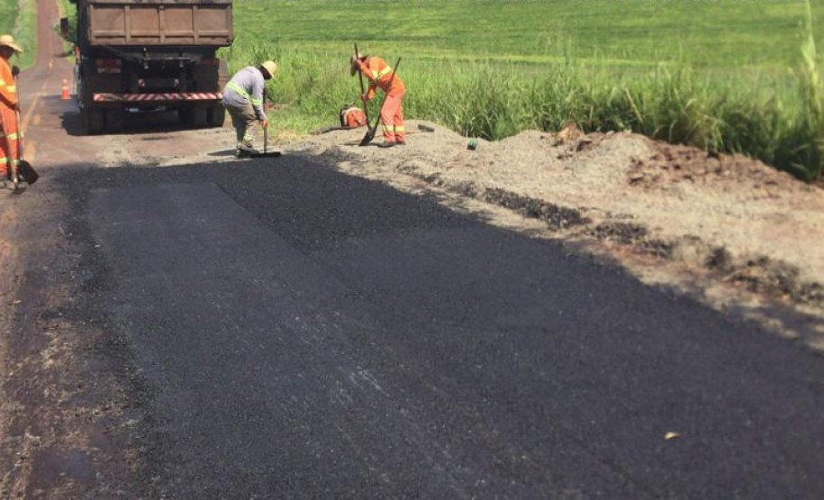 O Departamento de Estradas de Rodagem do Paraná (DER/PR) está realizando melhorias na PR-218, entre Maravilha, distrito de Londrina, na região Norte, e o entroncamento com a PR-445, em uma extensão de 23,71 quilômetros. - Curitiba, 22/04/2021 - Foto: DER/PR