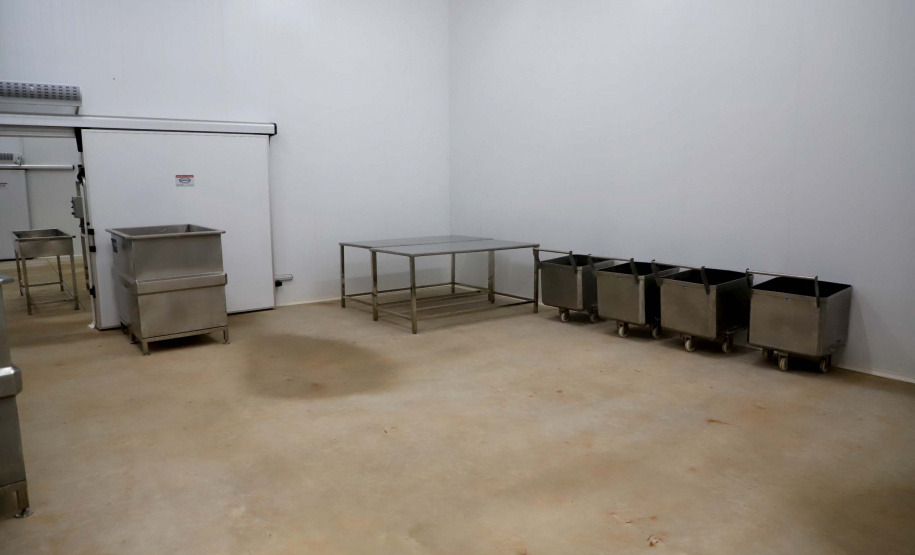 O governador Carlos Massa Ratingo Junior participou nesta quinta-feira (22) da entrega de um novo frigorífico para abate e processamento de peixes em Alvorada do Sul, no Norte Pioneiro.  -  Alvorada do Sul, 22/04/2021  -  Foto: Ari Dias/AEN