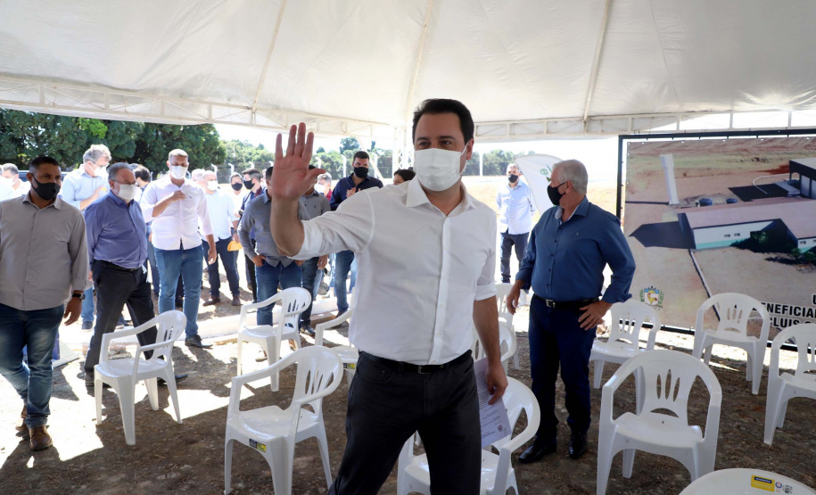 O governador Carlos Massa Ratingo Junior participou nesta quinta-feira (22) da entrega de um novo frigorífico para abate e processamento de peixes em Alvorada do Sul, no Norte Pioneiro.  -  Alvorada do Sul, 22/04/2021  -  Foto: Ari Dias/AEN