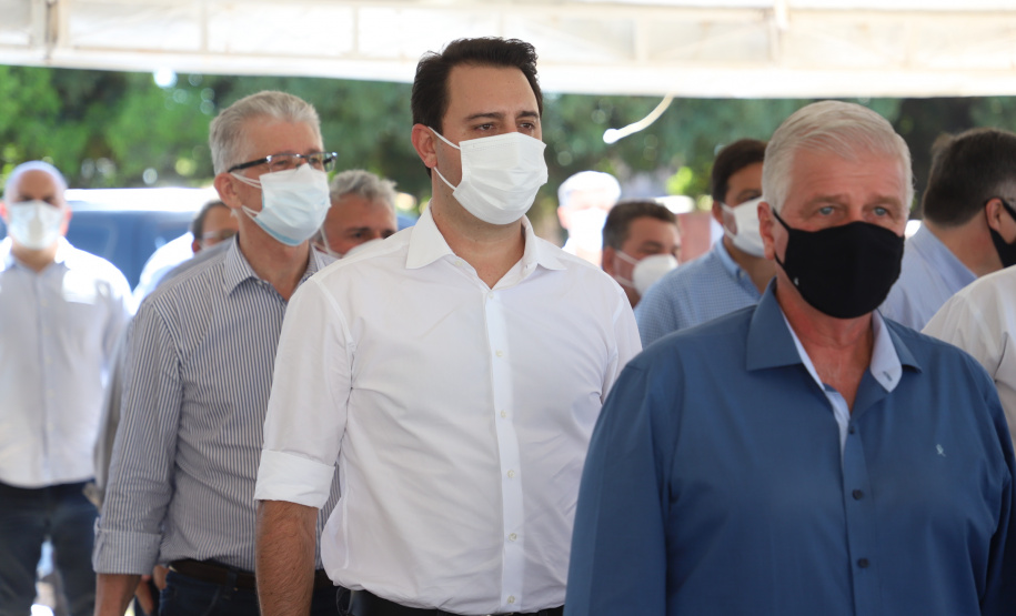 O governador Carlos Massa Ratingo Junior participou nesta quinta-feira (22) da entrega de um novo frigorífico para abate e processamento de peixes em Alvorada do Sul, no Norte Pioneiro.  -  Alvorada do Sul, 22/04/2021  -  Foto: Ari Dias/AEN