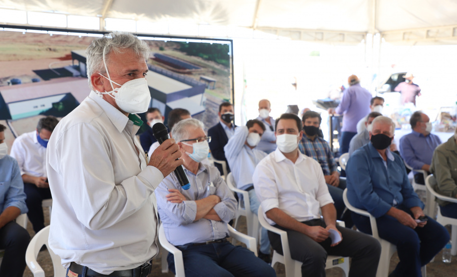 O governador Carlos Massa Ratingo Junior participou nesta quinta-feira (22) da entrega de um novo frigorífico para abate e processamento de peixes em Alvorada do Sul, no Norte Pioneiro.  -  Alvorada do Sul, 22/04/2021  -  Foto: Ari Dias/AEN