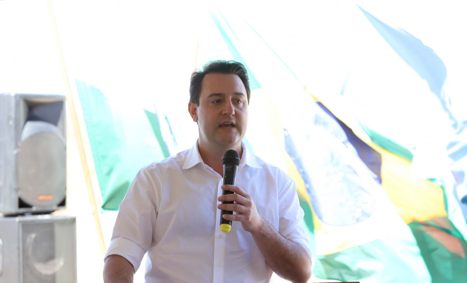 O governador Carlos Massa Ratingo Junior participou nesta quinta-feira (22) da entrega de um novo frigorífico para abate e processamento de peixes em Alvorada do Sul, no Norte Pioneiro.  -  Alvorada do Sul, 22/04/2021  -  Foto: Ari Dias/AEN