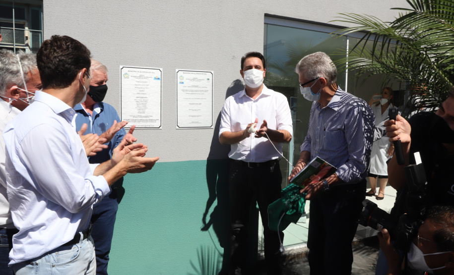 O governador Carlos Massa Ratingo Junior participou nesta quinta-feira (22) da entrega de um novo frigorífico para abate e processamento de peixes em Alvorada do Sul, no Norte Pioneiro.  -  Alvorada do Sul, 22/04/2021  -  Foto: Ari Dias/AEN