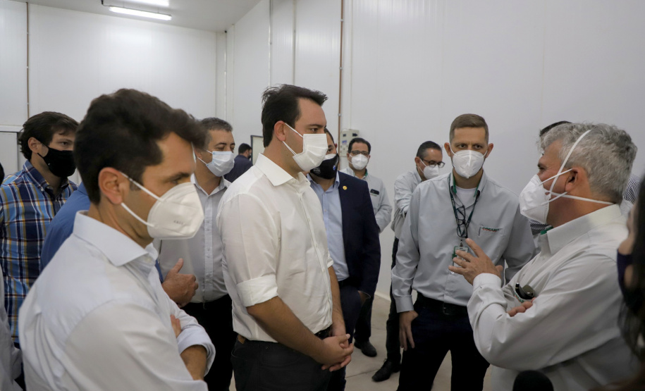 O governador Carlos Massa Ratingo Junior participou nesta quinta-feira (22) da entrega de um novo frigorífico para abate e processamento de peixes em Alvorada do Sul, no Norte Pioneiro.  -  Alvorada do Sul, 22/04/2021  -  Foto: Ari Dias/AEN