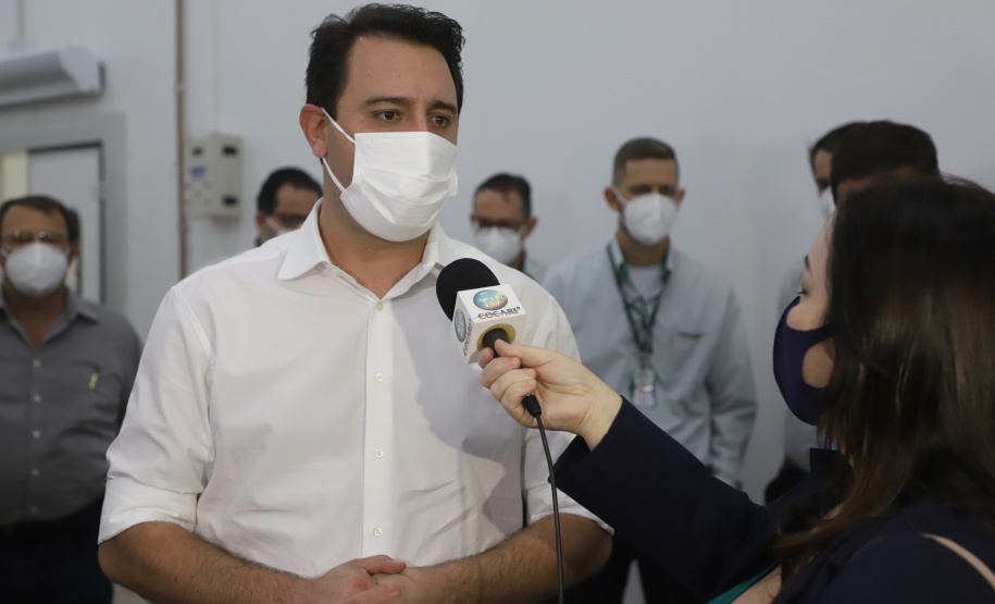 O governador Carlos Massa Ratingo Junior participou nesta quinta-feira (22) da entrega de um novo frigorífico para abate e processamento de peixes em Alvorada do Sul, no Norte Pioneiro.  -  Alvorada do Sul, 22/04/2021  -  Foto: Ari Dias/AEN