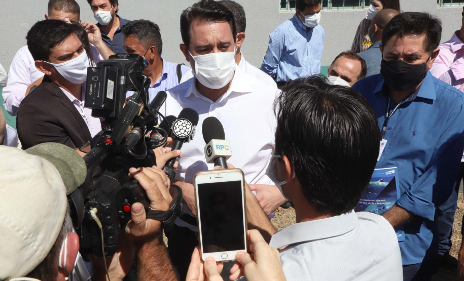 O governador Carlos Massa Ratingo Junior participou nesta quinta-feira (22) da entrega de um novo frigorífico para abate e processamento de peixes em Alvorada do Sul, no Norte Pioneiro.  -  Alvorada do Sul, 22/04/2021  -  Foto: Ari Dias/AEN