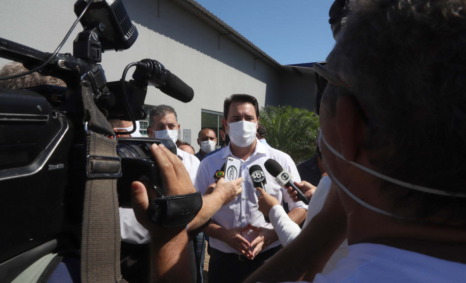 O governador Carlos Massa Ratingo Junior participou nesta quinta-feira (22) da entrega de um novo frigorífico para abate e processamento de peixes em Alvorada do Sul, no Norte Pioneiro.  -  Alvorada do Sul, 22/04/2021  -  Foto: Ari Dias/AEN
