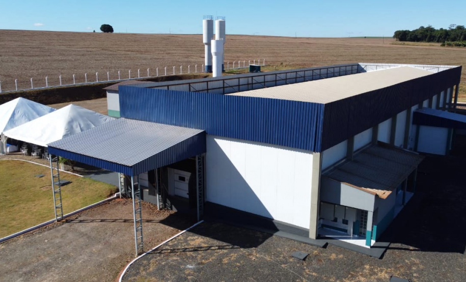 O governador Carlos Massa Ratingo Junior participou nesta quinta-feira (22) da entrega de um novo frigorífico para abate e processamento de peixes em Alvorada do Sul, no Norte Pioneiro.  -  Alvorada do Sul, 22/04/2021  -  Foto: Ari Dias/AEN