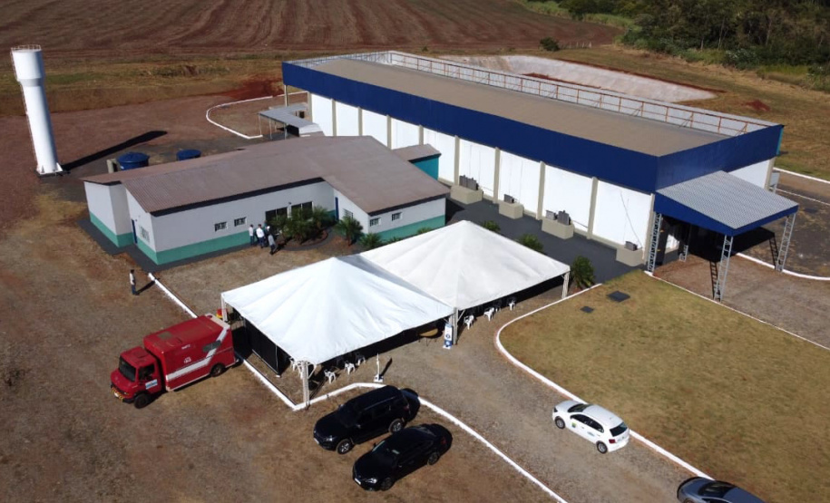 O governador Carlos Massa Ratingo Junior participou nesta quinta-feira (22) da entrega de um novo frigorífico para abate e processamento de peixes em Alvorada do Sul, no Norte Pioneiro.  -  Alvorada do Sul, 22/04/2021  -  Foto: Ari Dias/AEN