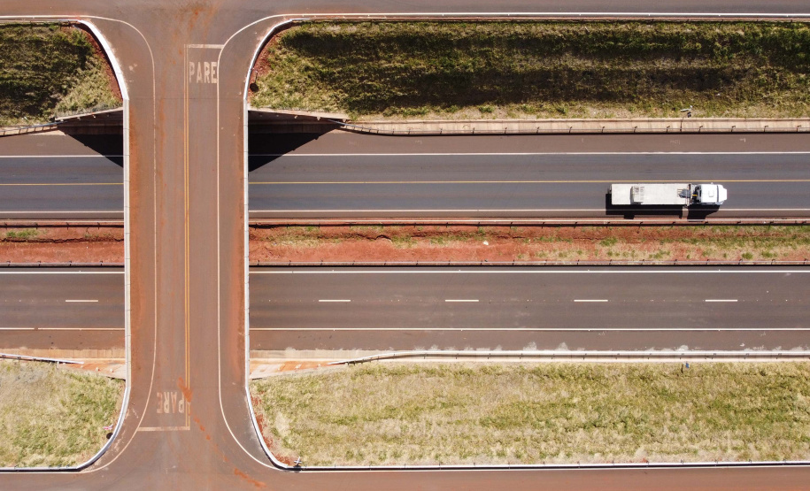 A duplicação se soma ao trecho praticamente concluído entre Paiçandu e Doutor Camargo.Foto: Jonathan Campos/AEN