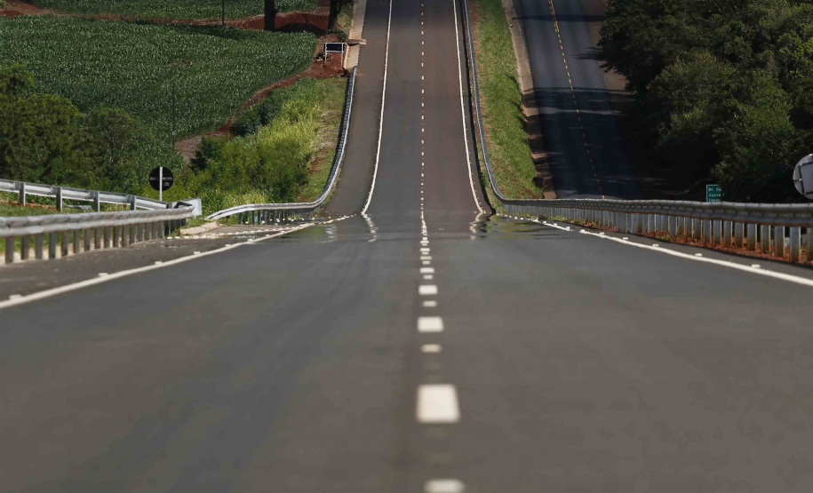 A duplicação se soma ao trecho praticamente concluído entre Paiçandu e Doutor Camargo.Foto: Jonathan Campos/AEN