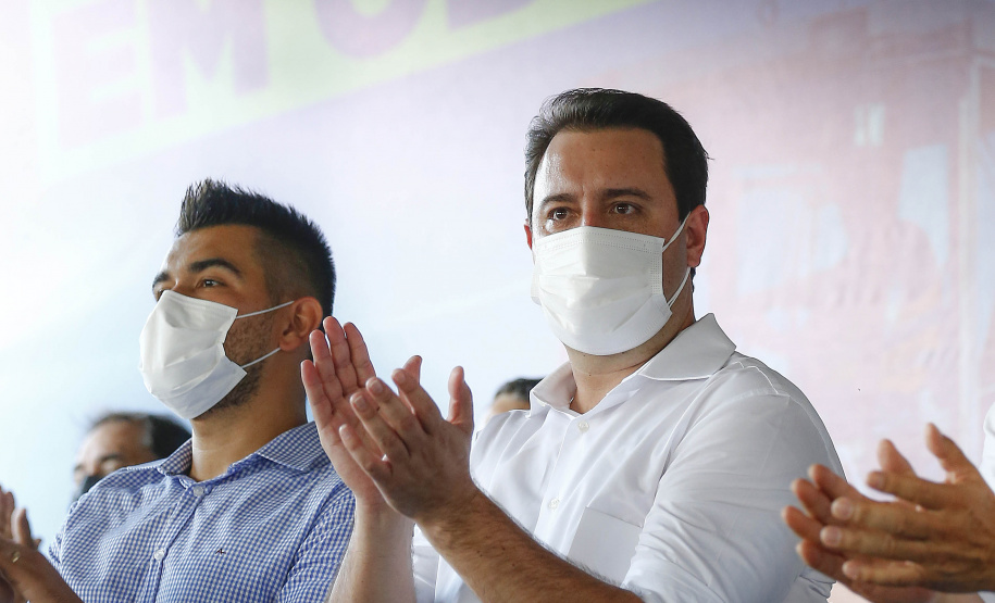 O governador Carlos Massa Ratinho Junior participou nesta quinta-feira (22) do lançamento da pedra fundamental das novas obras de duplicação da PR-323, no Noroeste do Estado. O trecho que recebe as intervenções tem 6,3 quilômetros, entre Doutor Camargo e o Rio Ivaí, com investimento de R$ 38,3 milhões, fruto da parceria com o Banco Interamericano do Desenvolvimento (BID).Foto: Jonathan Campos/AEN
