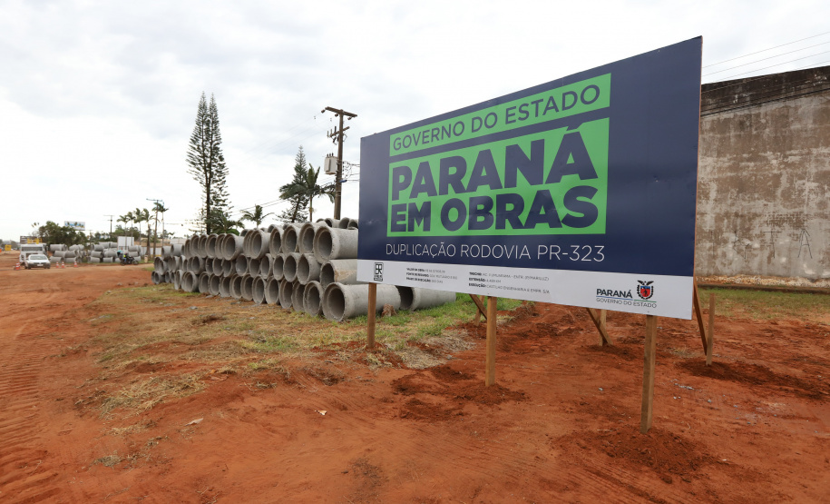 Trevo Gauchao O governador Carlos Massa Ratinho Junior lança nesta sexta-feira (23) a pedra fundamental das obras de modernização do Trevo Gauchão e da duplicação da PR-323 no perímetro urbano de Umuarama. O investimento é de R$ 66,1 milhões. 23/04/2021 - Foto: Geraldo Bubniak/AEN