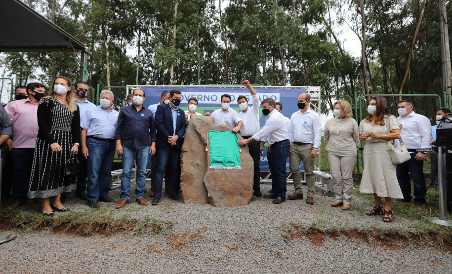Trevo Gauchao O governador Carlos Massa Ratinho Junior lança nesta sexta-feira (23) a pedra fundamental das obras de modernização do Trevo Gauchão e da duplicação da PR-323 no perímetro urbano de Umuarama. O investimento é de R$ 66,1 milhões. 23/04/2021 - Foto: Geraldo Bubniak/AEN