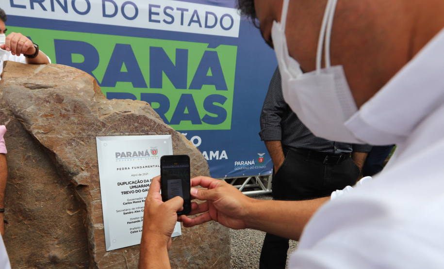 Trevo Gauchao O governador Carlos Massa Ratinho Junior lança nesta sexta-feira (23) a pedra fundamental das obras de modernização do Trevo Gauchão e da duplicação da PR-323 no perímetro urbano de Umuarama. O investimento é de R$ 66,1 milhões. 23/04/2021 - Foto: Geraldo Bubniak/AEN