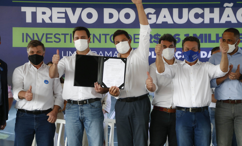 O governador Carlos Massa Ratinho Junior lança a pedra fundamental das obras de modernização do Trevo Gauchão e da duplicação da PR-323 no perímetro urbano de Umuarama. Foto: Jonathan Campos/AEN