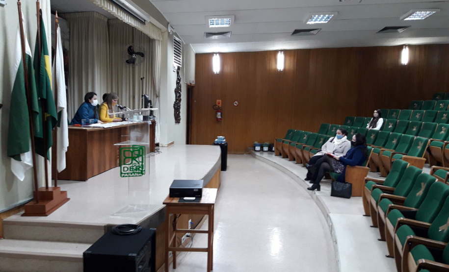 O Governo do Paraná conheceu nesta sexta-feira (23) as propostas de preço de seis consórcios que disputam a licitação para elaboração dos estudos preliminares de engenharia e Estudos de Impacto Ambiental e Relatório de Impacto Ambiental (EIA/RIMA) da implantação da Ponte de Guaratuba e seus acessos, no Litoral do Estado. - Curitiba, 23/04/2021 - Foto: Divulgação DER