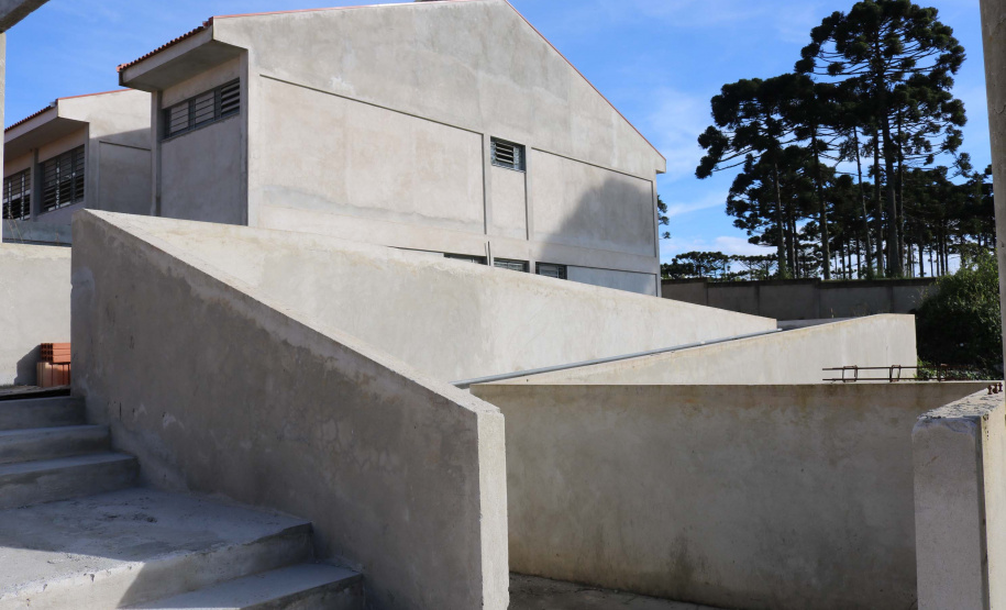 O Governo do Paraná investiu cerca de R$ 60 milhões em infraestrutura escolar já no primeiro trimestre de 2021. Ao todo são 124 obras iniciadas, contratadas ou que já foram concluídas. Elas envolvem ampliações, reparos e construção de cinco novas unidades. A melhoria dos prédios escolares contribui para a qualidade de ensino dos paranaenses. Foto: Fundepar