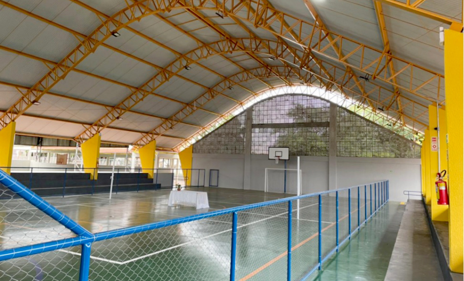 O Colégio Estadual Carlos Zewe Coimbra, em Santa Terezinha de Itaipu, região Oeste, foi uma dessas obras. A escola, com mais de 70 anos, recebeu ampliações e reformas para atender melhor cerca de 800 estudantes. Foto: Fundepar
