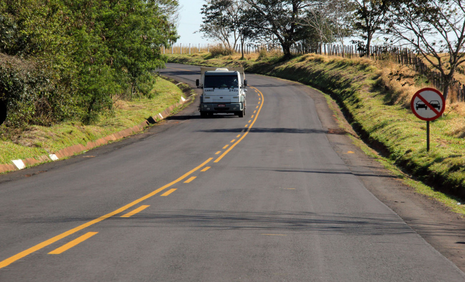 Obras O Departamento de Estradas de Rodagem do Paraná (DER/PR) realiza no dia 7 de maio, às 10h da manhã, audiência pública online para apresentar o Programa de Segurança Viária das Rodovias Estaduais do Estado do Paraná (PROSEG PARANÁ), iniciativa que deve investir R$ 400 milhões em melhorias na malha rodoviária estadual. - Foto: Jorge Woll/Arquivo DER