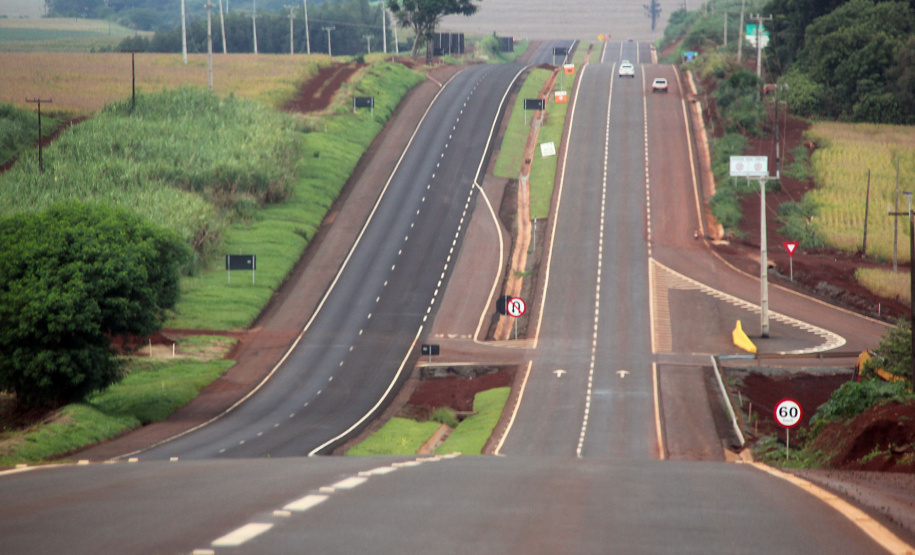 O Departamento de Estradas de Rodagem do Paraná (DER/PR) realiza no dia 7 de maio, às 10h da manhã, audiência pública online para apresentar o Programa de Segurança Viária das Rodovias Estaduais do Estado do Paraná (PROSEG PARANÁ), iniciativa que deve investir R$ 400 milhões em melhorias na malha rodoviária estadual. - Foto: Jorge Woll/Arquivo DER