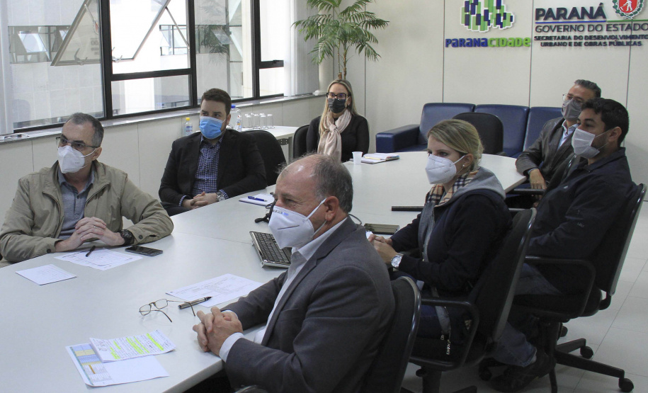 Videoconferências mostram trabalho da SEDU / Paranacidade a prefeitos dos 399 Municípios  -  Curitiba, 26/04/2021  -  Foto: Gustavo Pontes/SEDU