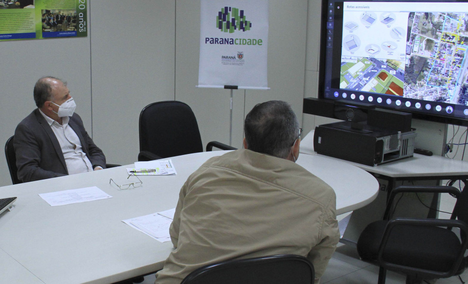 Videoconferências mostram trabalho da SEDU / Paranacidade a prefeitos dos 399 Municípios  -  Curitiba, 26/04/2021  -  Foto: Gustavo Pontes/SEDU
