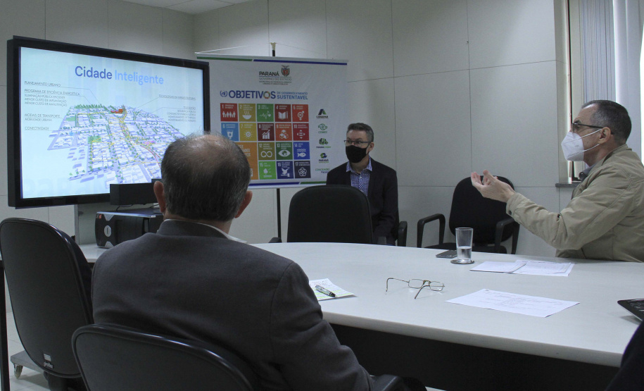 Videoconferências mostram trabalho da SEDU / Paranacidade a prefeitos dos 399 Municípios  -  Curitiba, 26/04/2021  -  Foto: Gustavo Pontes/SEDU