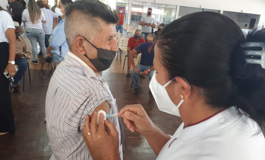 Paraná aplicou mais de meio milhão de vacinas na campanha De Domingo a Domingo - Foto: SESA