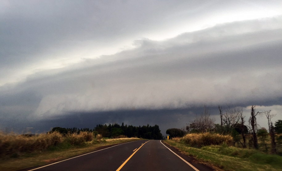 A Secretaria de Estado do Desenvolvimento Sustentável e do Turismo (Sedest), em conjunto com o Sistema de Tecnologia e Monitoramento Ambiental do Paraná (Simepar), realizou na última semana (22 e 23) o 1° Seminário Interdisciplinar do Programa Sinais da Natureza, no qual foram apresentados os desdobramentos, inter-relações e resultados obtidos até o momento com o andamento dos 18 subprogramas que compõem o Sinais da Natureza. Foto: José Fernando Ogura/AEN