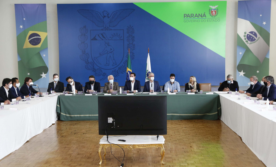 O agricultor paranaense passa a contar a partir desta terça-feira (27) com um programa de crédito exclusivo com juros subsidiados pelo Governo do Estado. A operação é garantida pelo Banco do Agricultor Paranaense, lançado pelo governador Carlos Massa Ratinho Junior no Palácio Iguaçu. O alcance é estimado em R$ 500 milhões.  Foto: Jonathan Campos/AEN