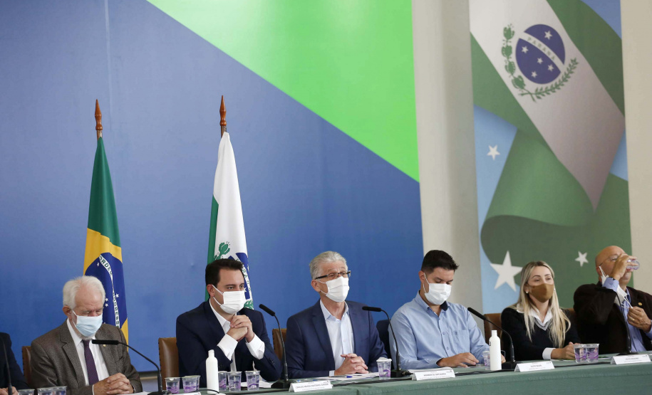 O agricultor paranaense passa a contar a partir desta terça-feira (27) com um programa de crédito exclusivo com juros subsidiados pelo Governo do Estado. A operação é garantida pelo Banco do Agricultor Paranaense, lançado pelo governador Carlos Massa Ratinho Junior no Palácio Iguaçu. O alcance é estimado em R$ 500 milhões. Foto: Jonathan Campos/AEN