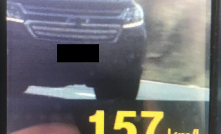 As equipes do Batalhão de Polícia Rodoviária (BPRv) estão ativas com fiscalizações para inibir o excesso de velocidade em toda a malha rodoviária estadual. A análise da unidade dos primeiros três meses deste ano aponta um dado alarmante sobre a segurança viária: o aumento de 345% de flagrantes de motoristas em velocidade acima do permitido em relação ao primeiro trimestre do ano passado. - Curitiba, 27/04/2021 - Foto: SESP/PR