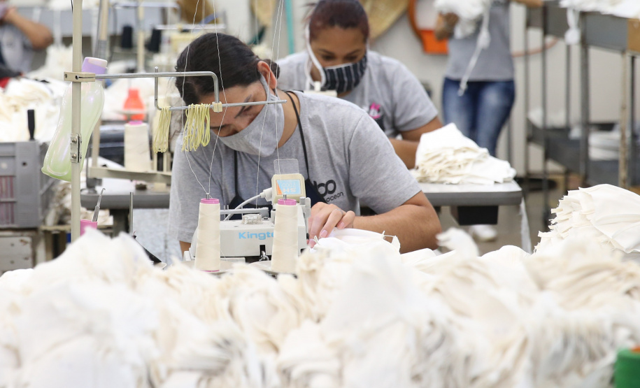 Feito no Parana Apucarana Bones Estado terminou os primeiros três meses do ano com a geração de 78.484 postos de trabalho, respondendo por 9% dos empregos com carteira assinada criados no País durante o período. Em março, de acordo com o Caged, o saldo de admissões foi de 11.507. - Foto: Geraldo Bubniak/AEN