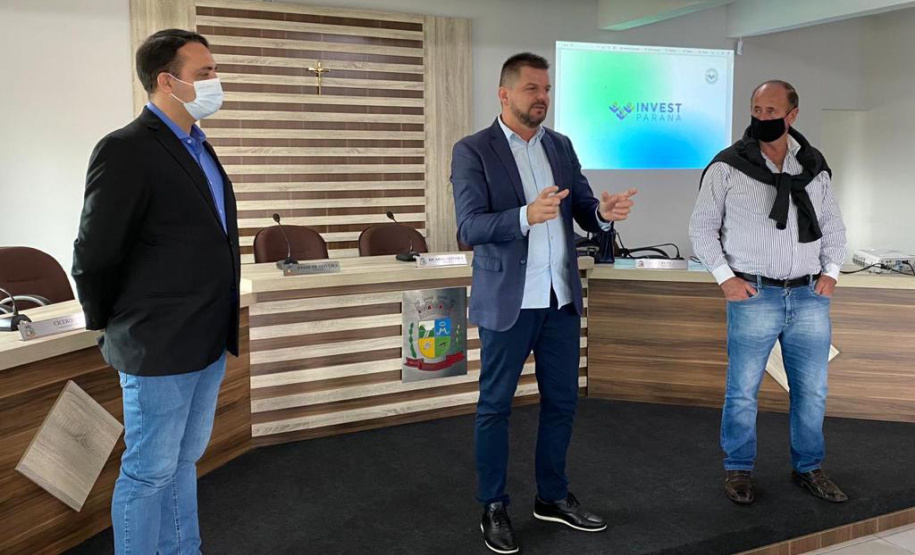 Profissionais da Invest Paraná estiveram em Tijucas do Sul, Agudos do Sul e Piên, na Região Metropolitana de Curitiba, para apresentar o programa Invest Cidades. Os eventos aconteceram terça-feira (27), com a presença dos prefeitos, vice-prefeitos, vereadores e secretários municipais. - Curitiba, 28/04/2021  -  Foto: Invest Paraná