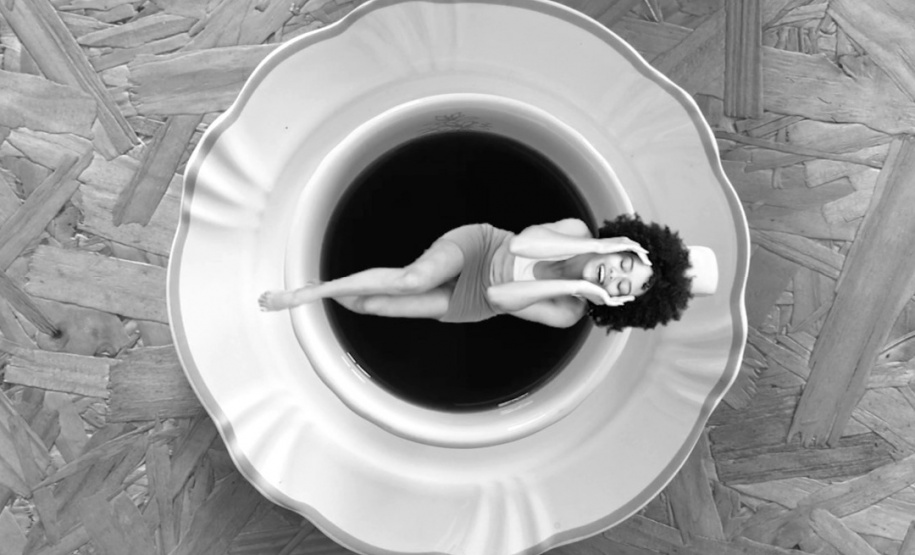 O Balé Teatro Guaíra lança a partir desta quarta-feira (28), às 18h, um vídeo especial para celebrar o dia internacional da dança, comemorado em 29 de abril (quinta-feira). "Variações sobre a Mesa" é a mais nova criação do BTG, realizada a distância.  -  Curitiba, 28/04/2021  -  Foto: Teatro Guaíra