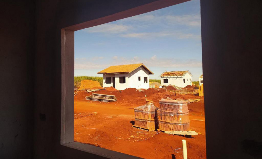 As obras de construção de casas populares para famílias carentes de Marumbi e Lunardelli, cidades da região do Vale do Ivaí, aproximam-se da metade. Os projetos contemplam a construção de 78 novas moradias nos dois municípios, em um projeto de R$ 5,3 milhões viabilizados pelo Governo do Paraná junto ao Banco Interamericano de Desenvolvimento. - Curitiba, 28/04/2021 - foto: Cohapar