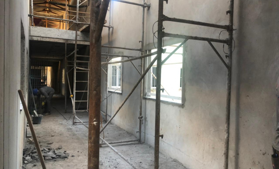 As obras da Cadeia Pública de Londrina, que vai atender a demanda da cidade e da região Norte do Paraná, atingiram a marca de 75% de conclusão. O investimento é de cerca de R$ 18 milhões e tem como objetivo ampliar as vagas do sistema prisional do Estado. A obra deve ser finalizada ainda em 2021. - Foto: SESP/PR