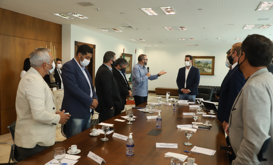 O evento ocorrerá no dia 15 de maio, entre 14h e 16h, e tem como lema “Agora, pois, permanecem a fé, a esperança e o amor”. Marcha será em formato de carreata, com saída no Parque São José, em São José dos Pinhais, e chegada no Centro Cívico de Curitiba.
Foto: Ari Dias/AEN