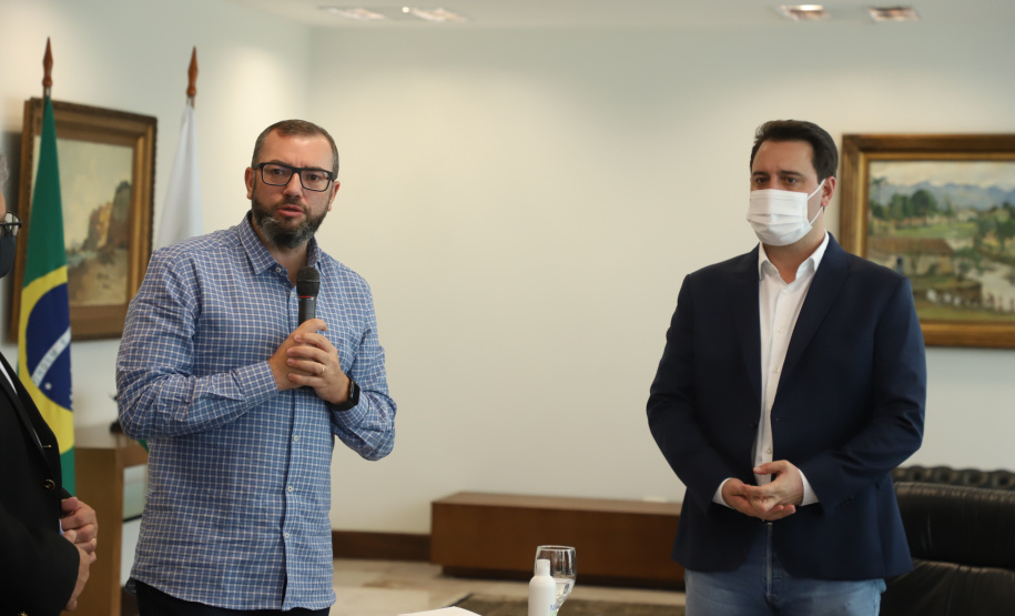 O evento ocorrerá no dia 15 de maio, entre 14h e 16h, e tem como lema “Agora, pois, permanecem a fé, a esperança e o amor”. Marcha será em formato de carreata, com saída no Parque São José, em São José dos Pinhais, e chegada no Centro Cívico de Curitiba.
Foto: Ari Dias/AEN