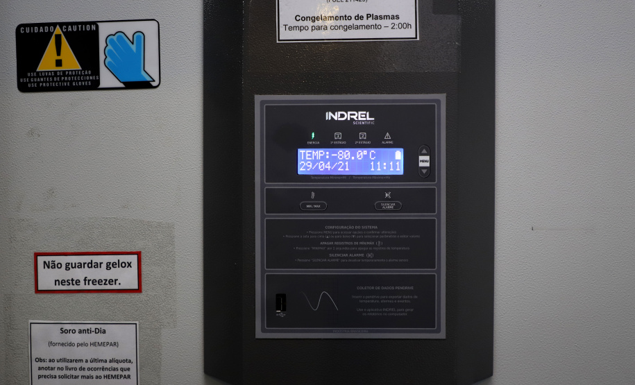 São 303.000 doses da Covishield, da Universidade de Oxford/Astrazeneca/Fiocruz, e 6.200 doses da Coronavac. Doses serão distribuídas às 22 Regionais do Paraná a partir das 8h desta sexta-feira (29). Foto: Ari Dias/AEN