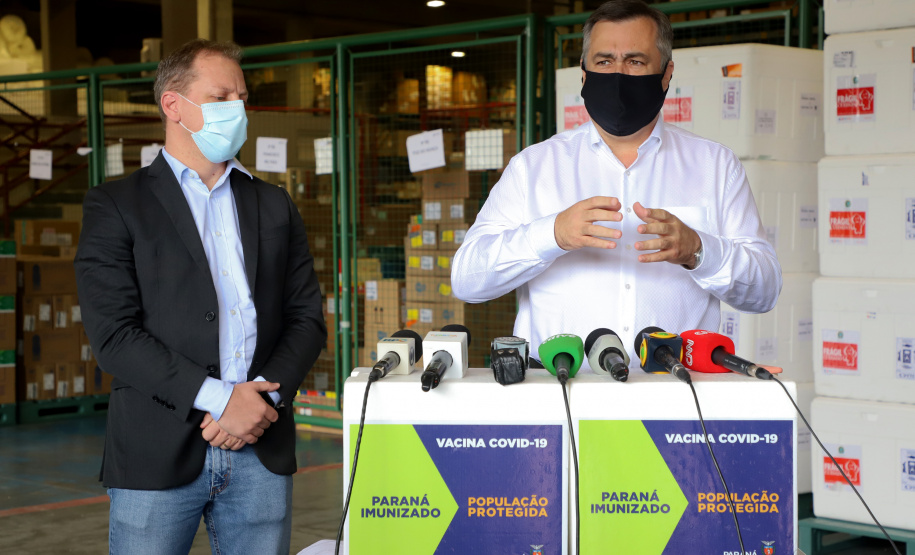 São 303.000 doses da Covishield, da Universidade de Oxford/Astrazeneca/Fiocruz, e 6.200 doses da Coronavac. Doses serão distribuídas às 22 Regionais do Paraná a partir das 8h desta sexta-feira (29). Foto: Ari Dias/AEN