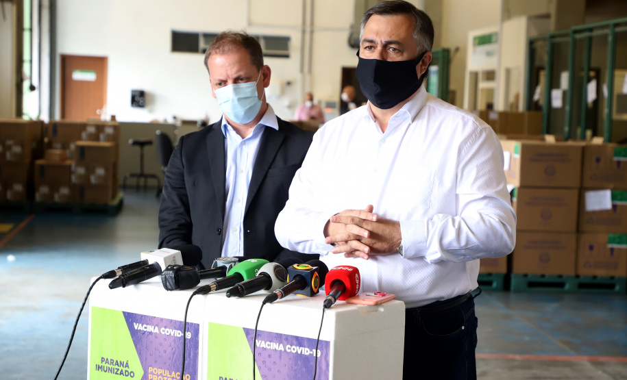 São 303.000 doses da Covishield, da Universidade de Oxford/Astrazeneca/Fiocruz, e 6.200 doses da Coronavac. Doses serão distribuídas às 22 Regionais do Paraná a partir das 8h desta sexta-feira (29). Foto: Ari Dias/AEN